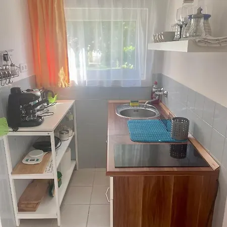 Gombi Nyaralo Vonyarcvashegy