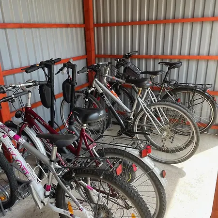 Dom wakacyjny Gombi Nyaralo *