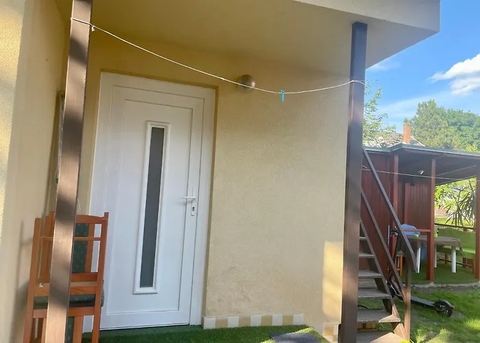 Gombi Nyaralo * פוניארצוושהג'