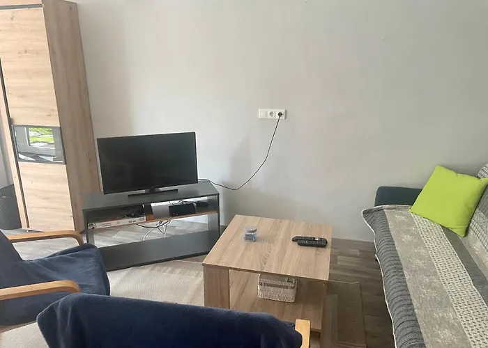 Gombi Nyaralo בית נופש פוניארצוושהג'