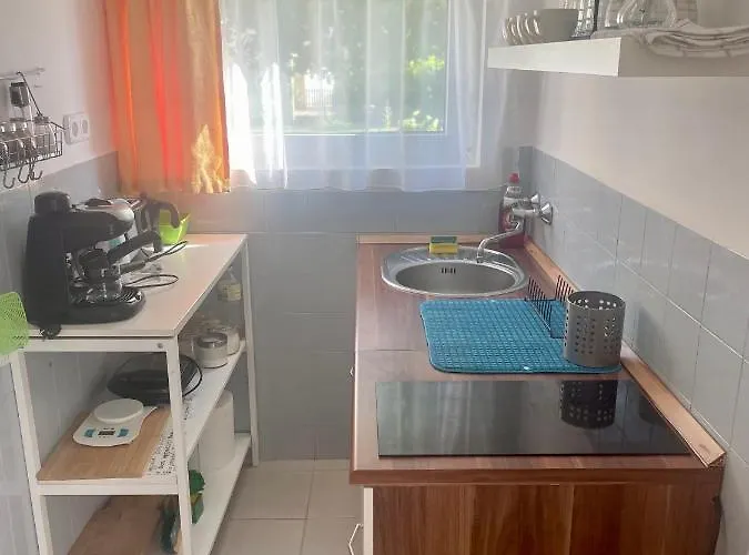 Gombi Nyaralo פוניארצוושהג'