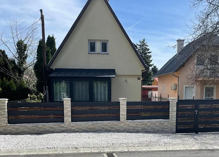 Gombi Nyaralo בית נופש