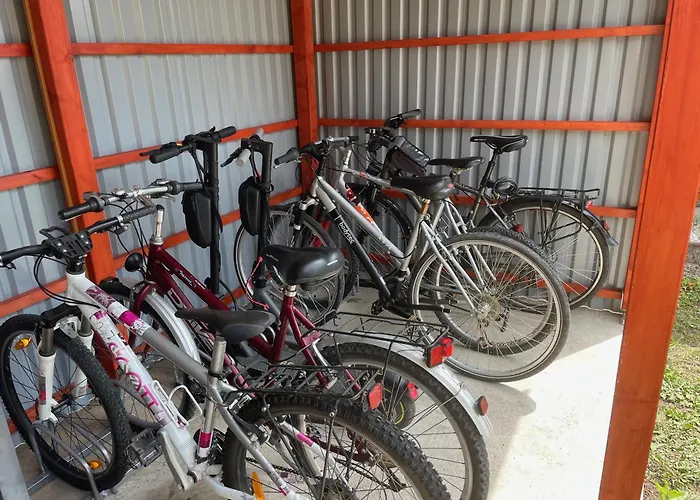 בית נופש Gombi Nyaralo *